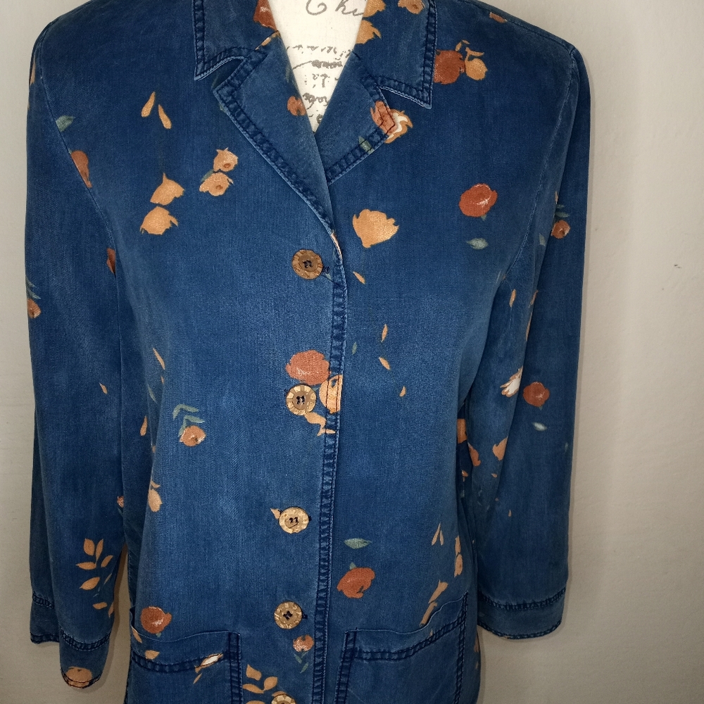 Cynthia Max button down size small